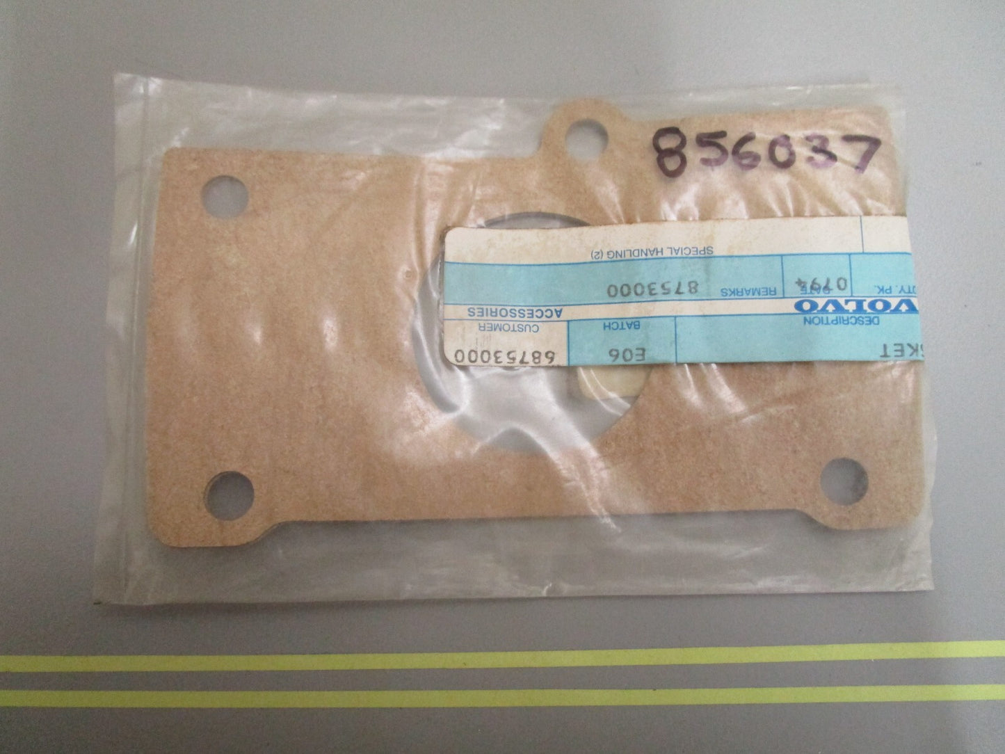 *NEW OEM* 0810 Volvo Penta Gasket 856037