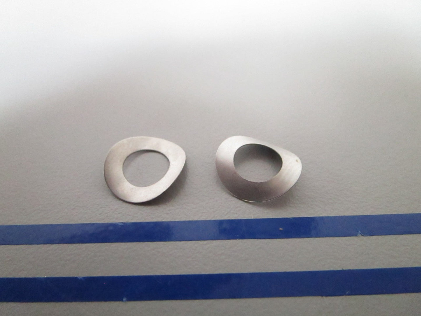 NEW OEM (LOT OF 2) 204757 0204757 OMC Johnson Evinrude Wave Washer 0810