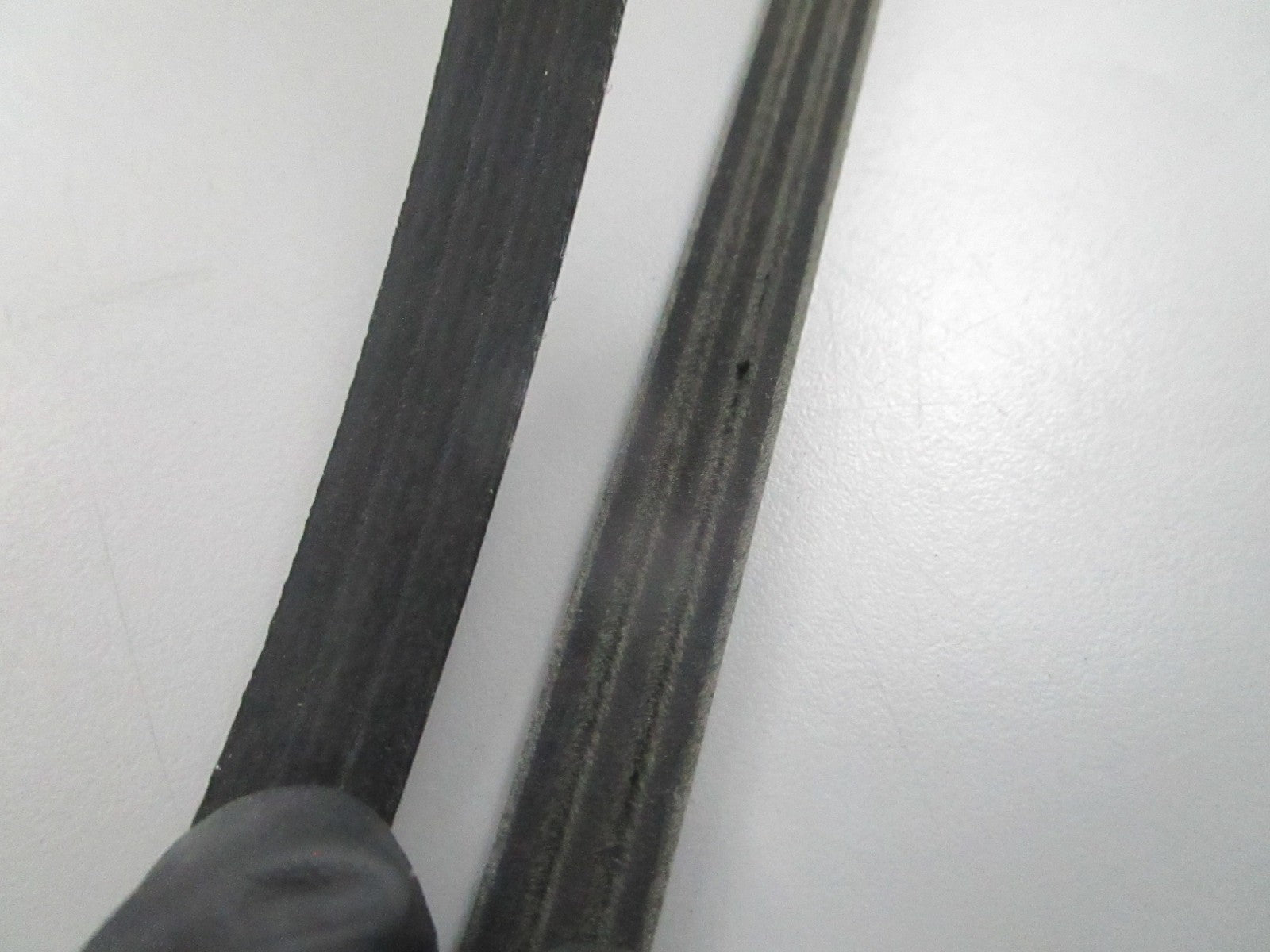 NEW K030243 Gates Micro-V Serpentine Belt 0810