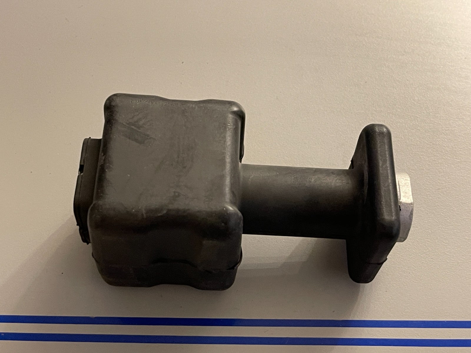 NEW OEM 50155-ZW5-000 Honda 115 130 135 140 150 Lower Rubber Mount 0720