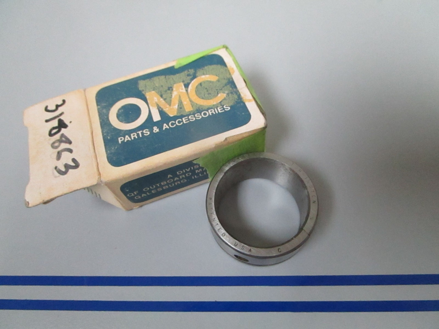 NEW OEM 318863 0318863 OMC Johnson Evinrude Center Bearing Split Sleeve 0720