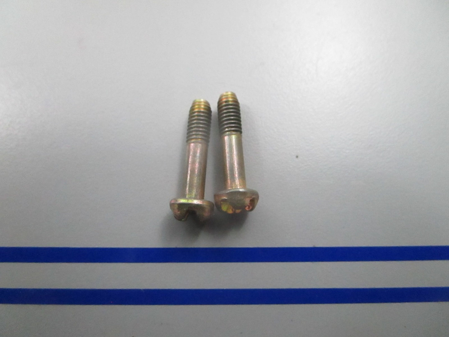 *NEW OEM* (LOT OF 2) 0810 Mercury Quicksilver Screw 10-90926