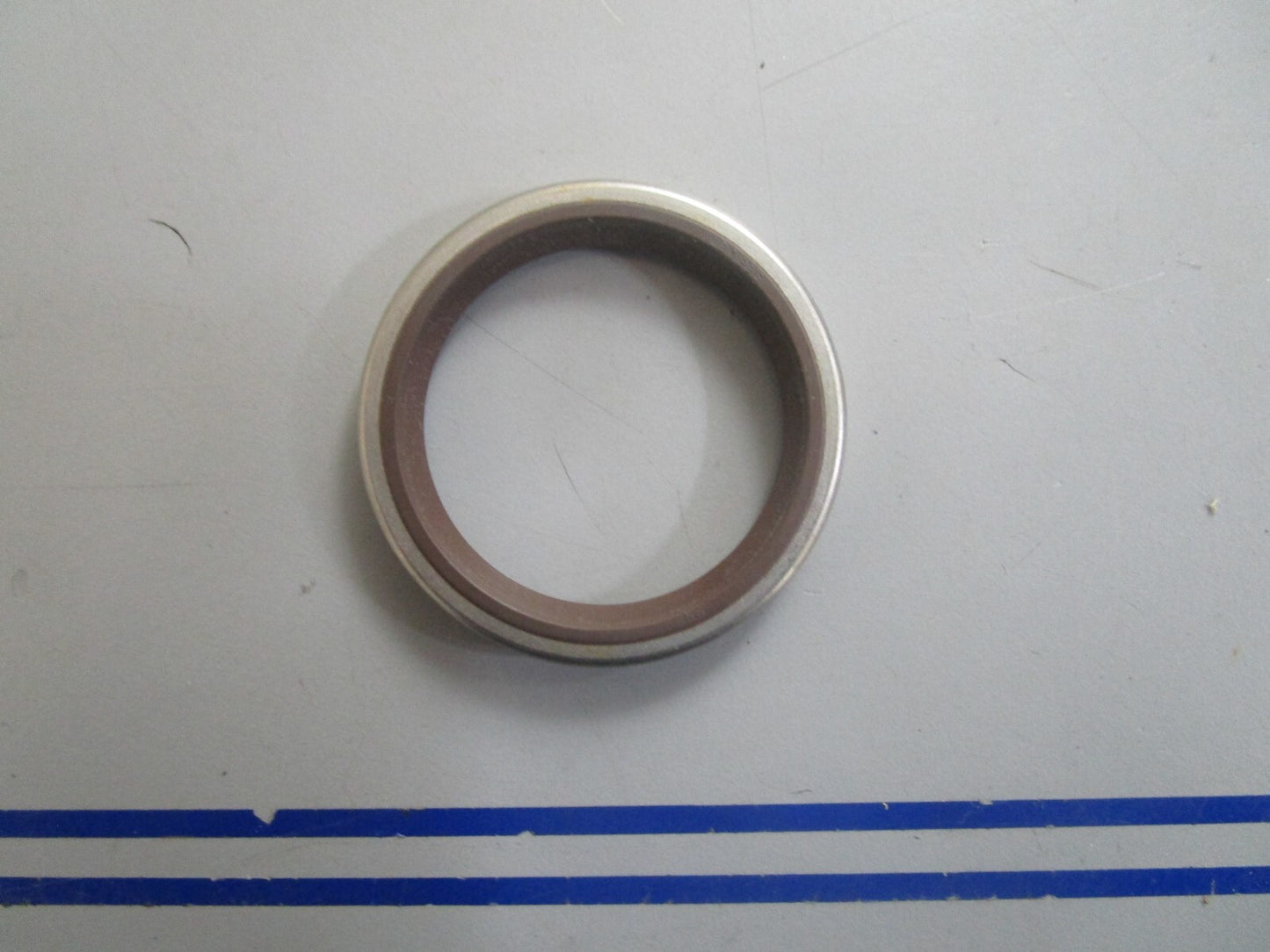 *NEW OEM* 0810 OMC Johnson Evinrude Seal 321895 0321895