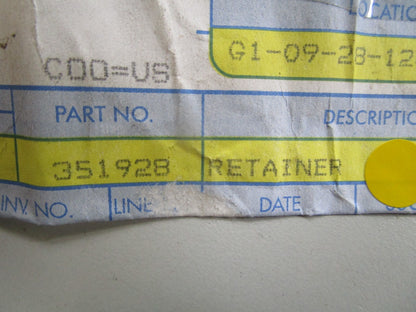 *NEW OEM* 0810 OMC Johnson Evinrude Retainer 351928 0351928