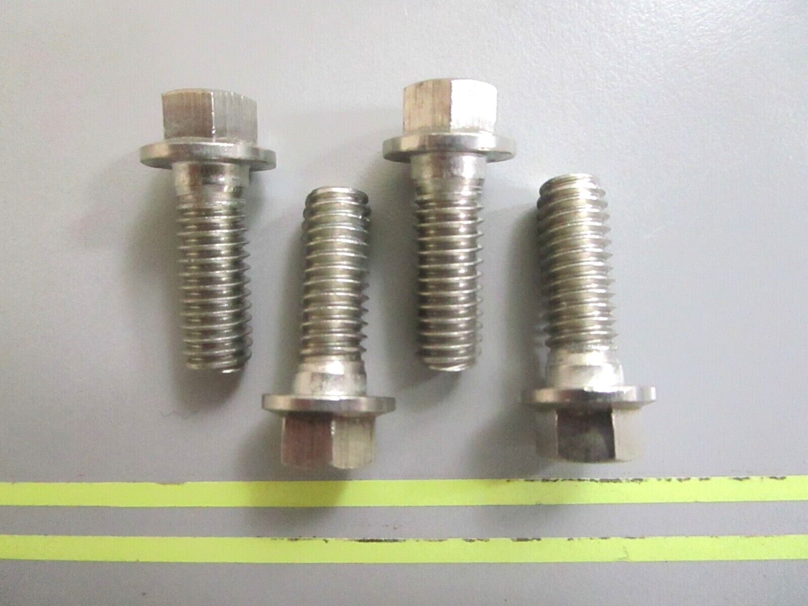 *NEW OEM* (LOT OF 4) 0750 OMC Johnson Evinrude SCREW 908668 0908668