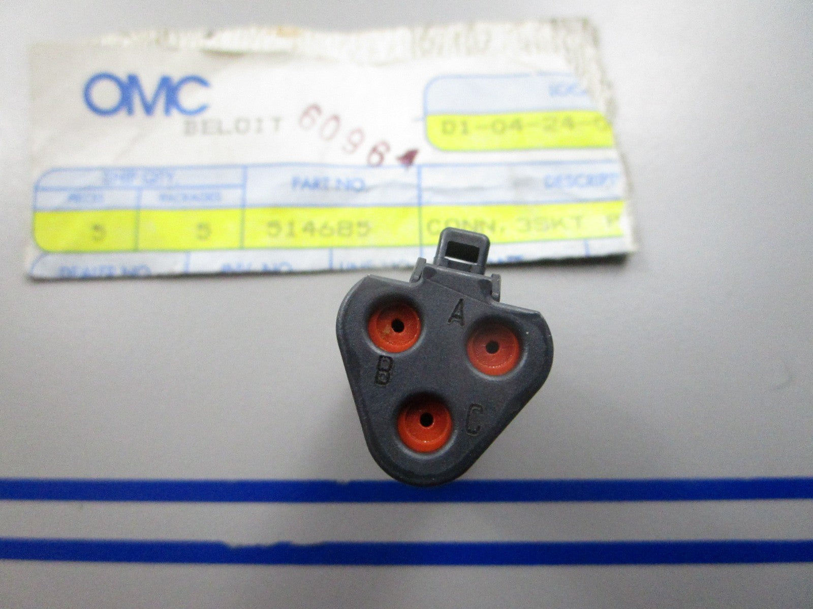 *NEW OEM* 0810 OMC Johnson Evinrude 3-Socket Connector 514685 0514685