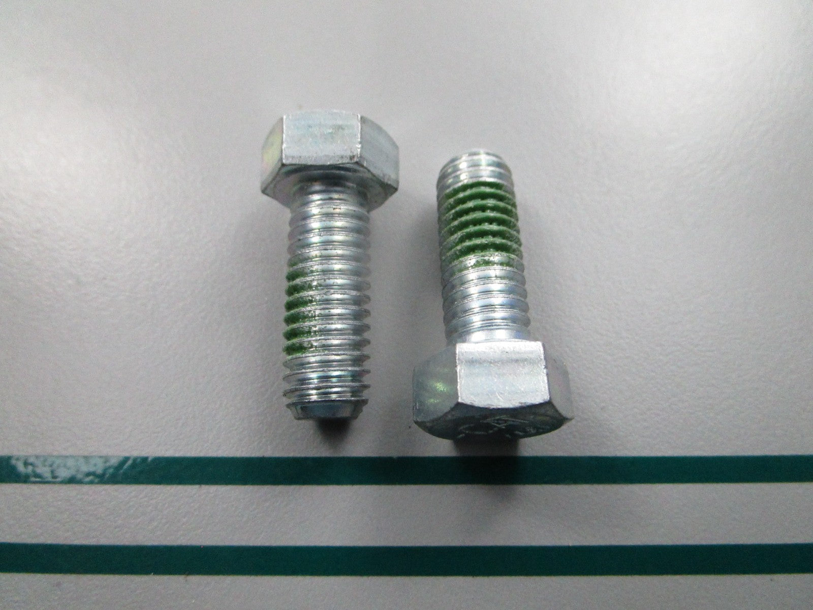NEW OEM (LOT OF 2) 5D-0353 CAT Bolt 0810