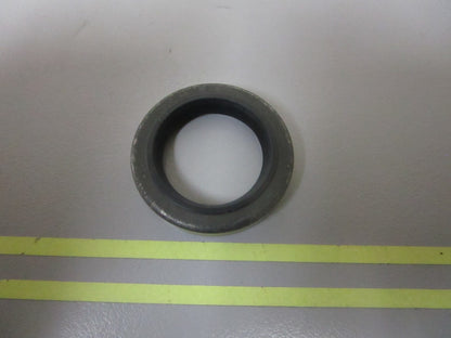 *NEW OEM* 0720 OMC Johnson Evinrude  Oil Retainer 321466 0321466