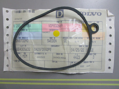 *NEW OEM* 0810 Volvo Penta Gasket 832669