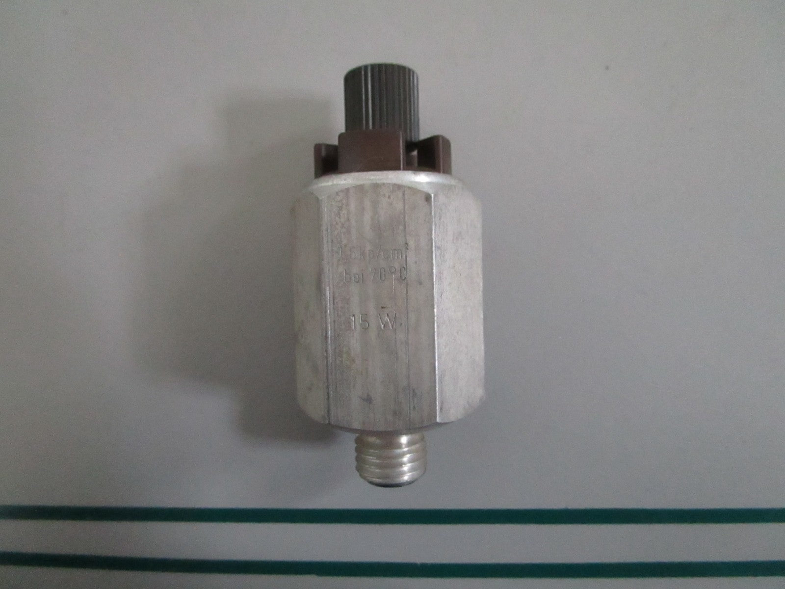NEW OEM 0015421617 Mercedes-Benz Sender Unit 0820