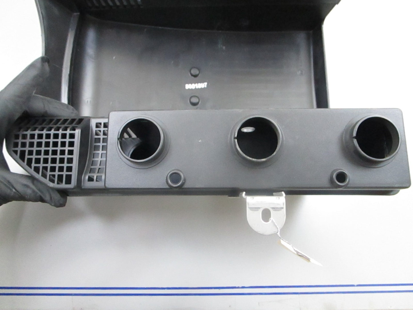*NEW OEM* 0720 Evinrude 2001 135 150 175 hp Intake Air Silencer 438284 5001897