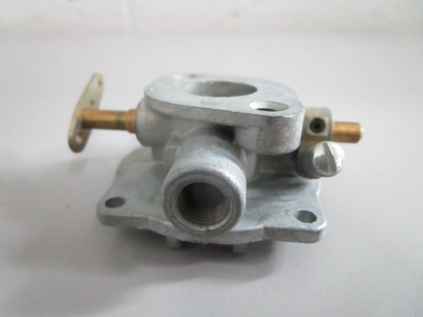NEW OEM 295608 Briggs & Stratton Upper Carburetor Body Assy 0820