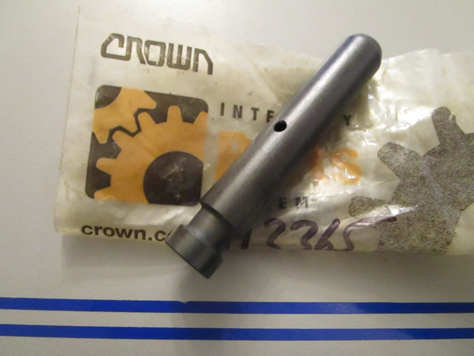 NEW OEM 113365 Crown Shaft Roller 0720