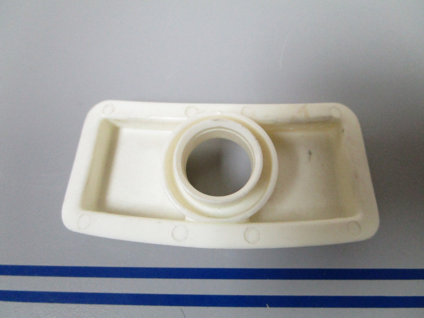 NEW OEM 319714 0319714 OMC Johnson Evinrude Support Plate 0720