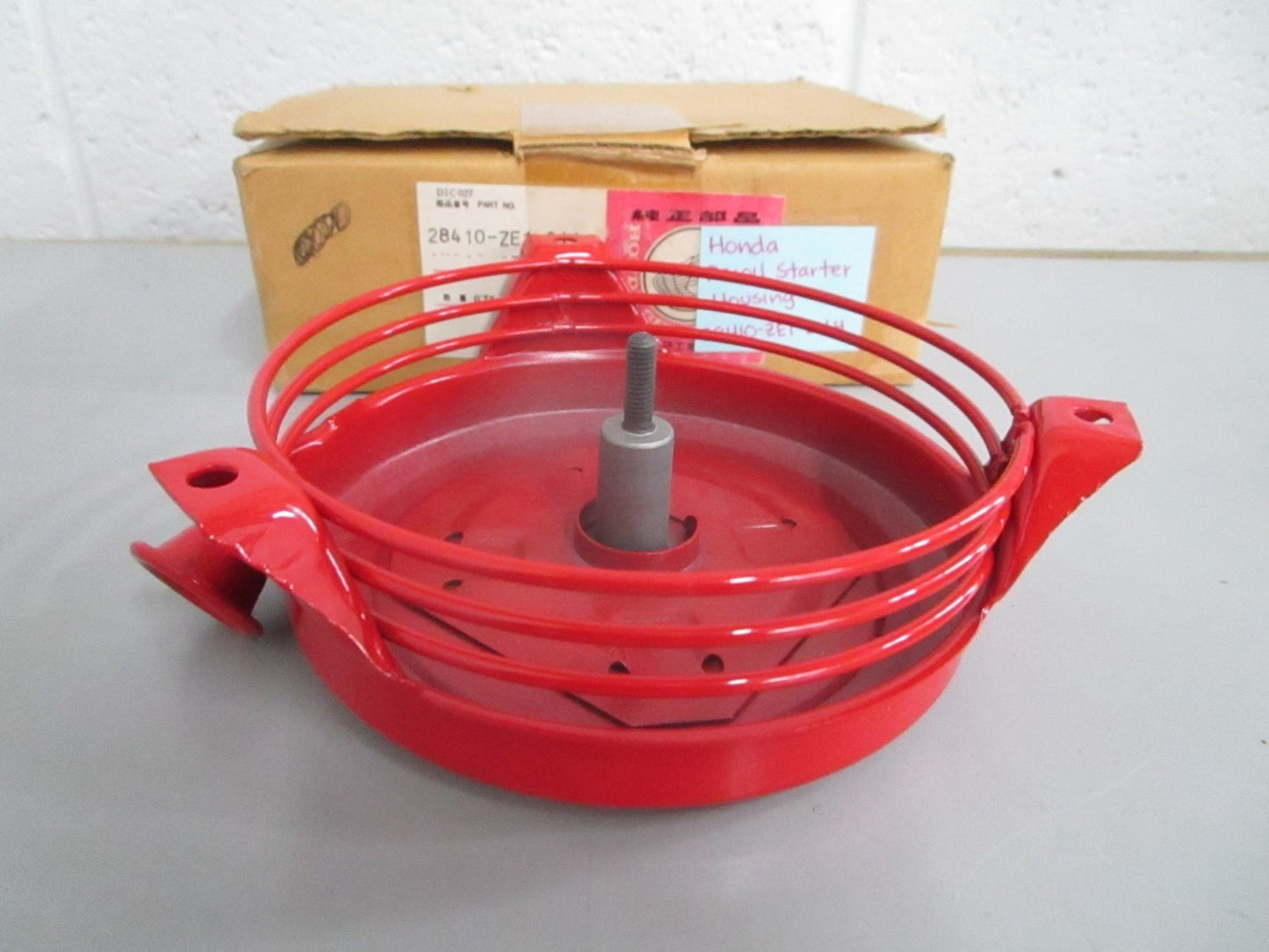 *NEW OEM* 0820 Honda Recoil Starter Housing 28410-ZE1-811H