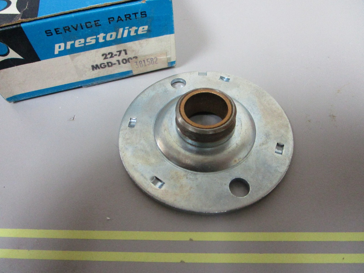 *NEW OEM* 0810 OMC Prestolite Starter End Cap 381582 22-71