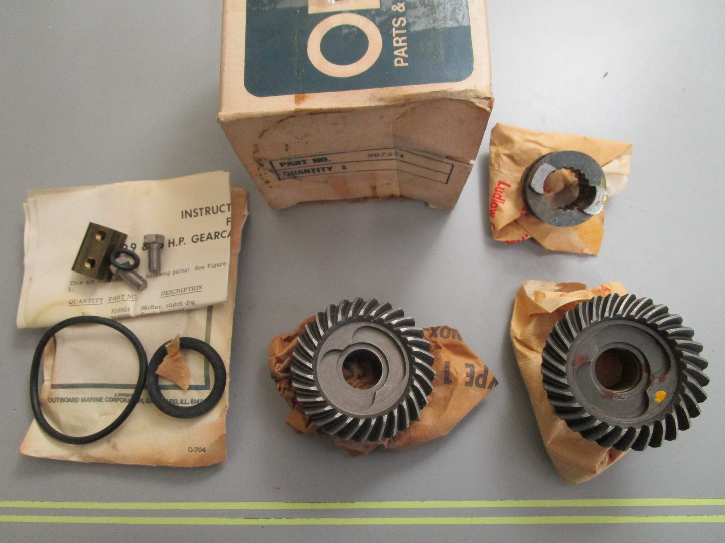 *NEW OEM* 0820 OMC Johnson Evinrude Gear Set 387254 0387254