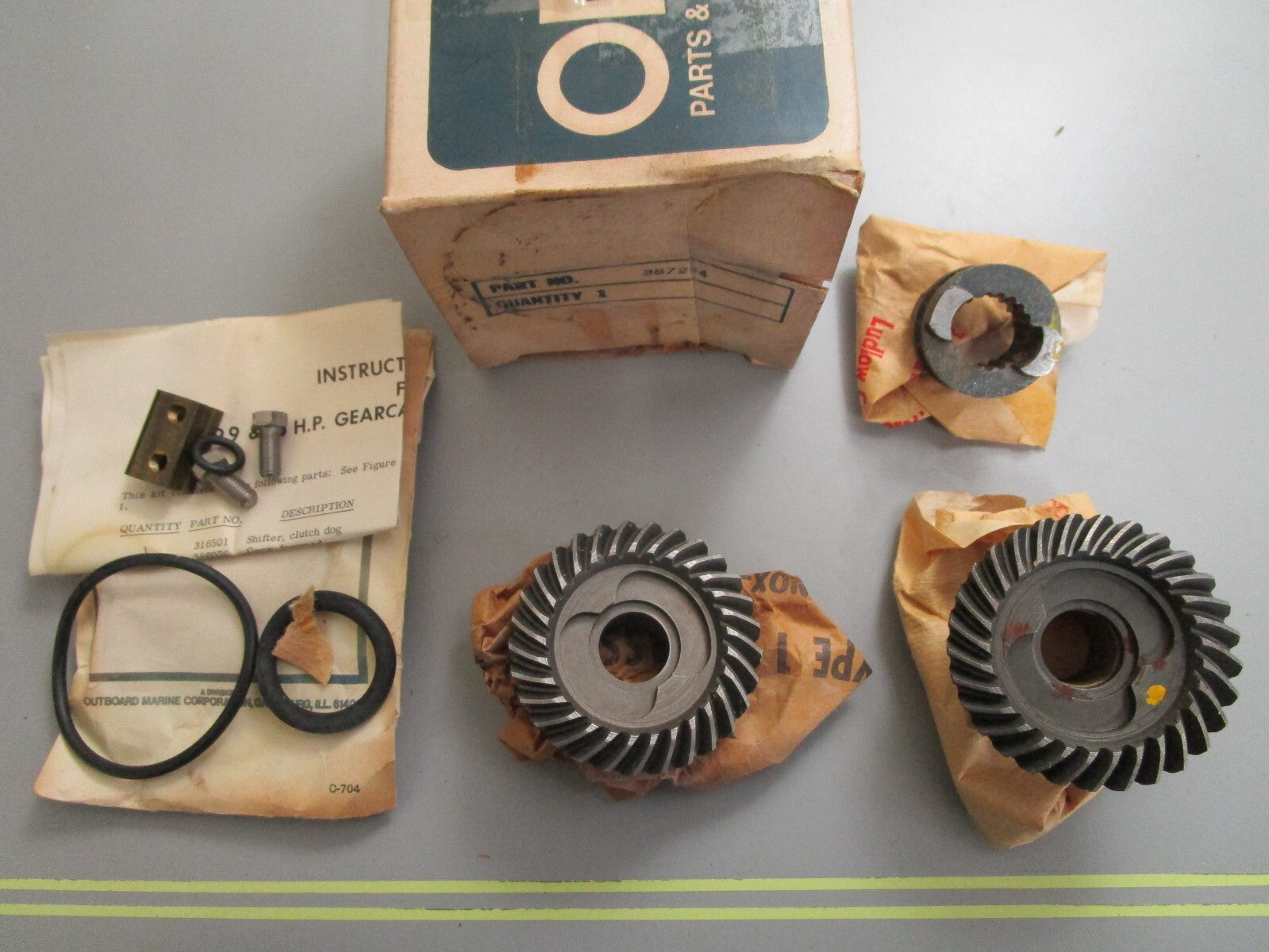 *NEW OEM* 0820 OMC Johnson Evinrude Gear Set 387254 0387254