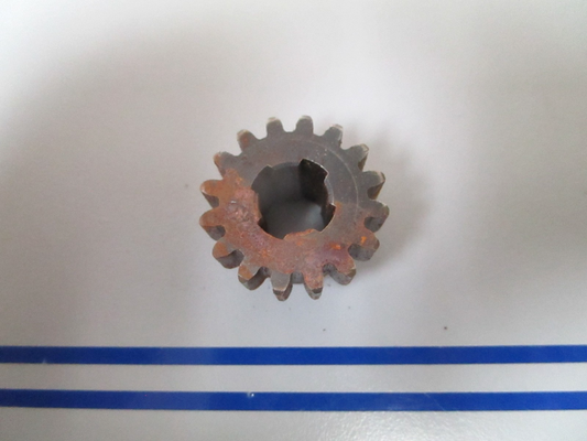 NEW OEM 313235 0313235 OMC Johnson Evinrude Gear 0810