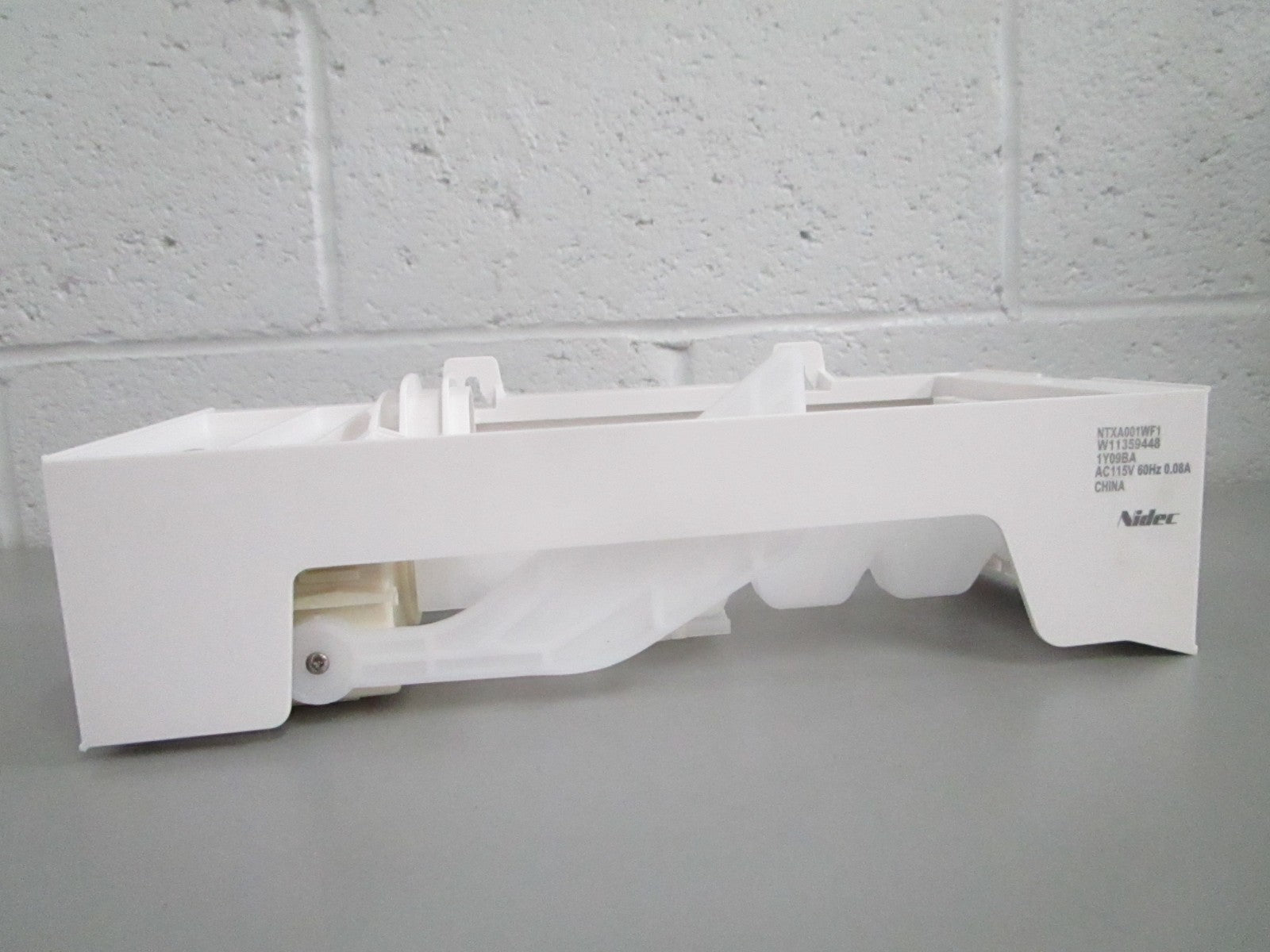 Whirlpool W11546935 NEW OEM Refrigerator Ice Maker Assy Maytag KitchenAid 0820