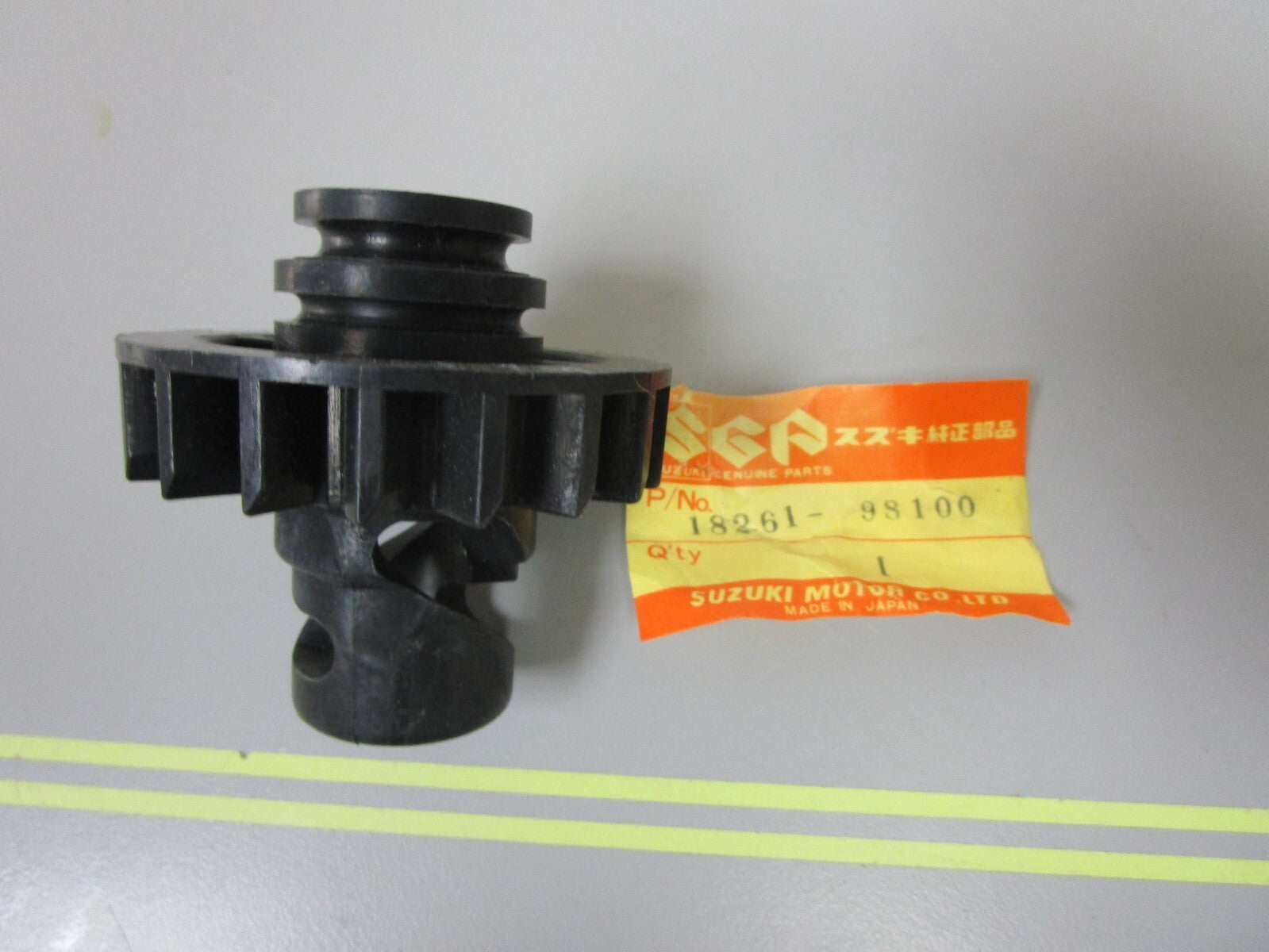 *NEW OEM* 0720 Suzuki Starter Pinion 18261-98100