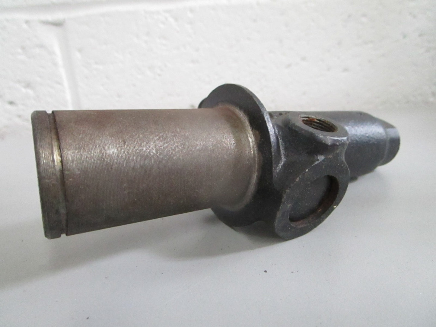 NEW OEM 0002952906 Merecedes-Benz Master Cylinder 0820