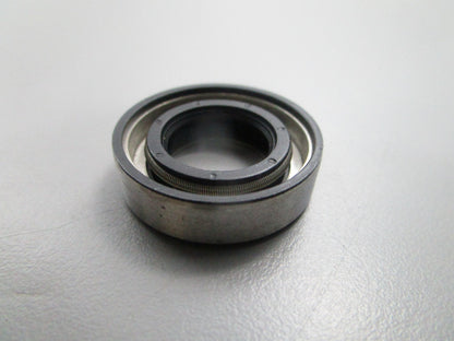 NEW OEM 313284 0313284 OMC Johnson Evinrude Oil Seal 0810