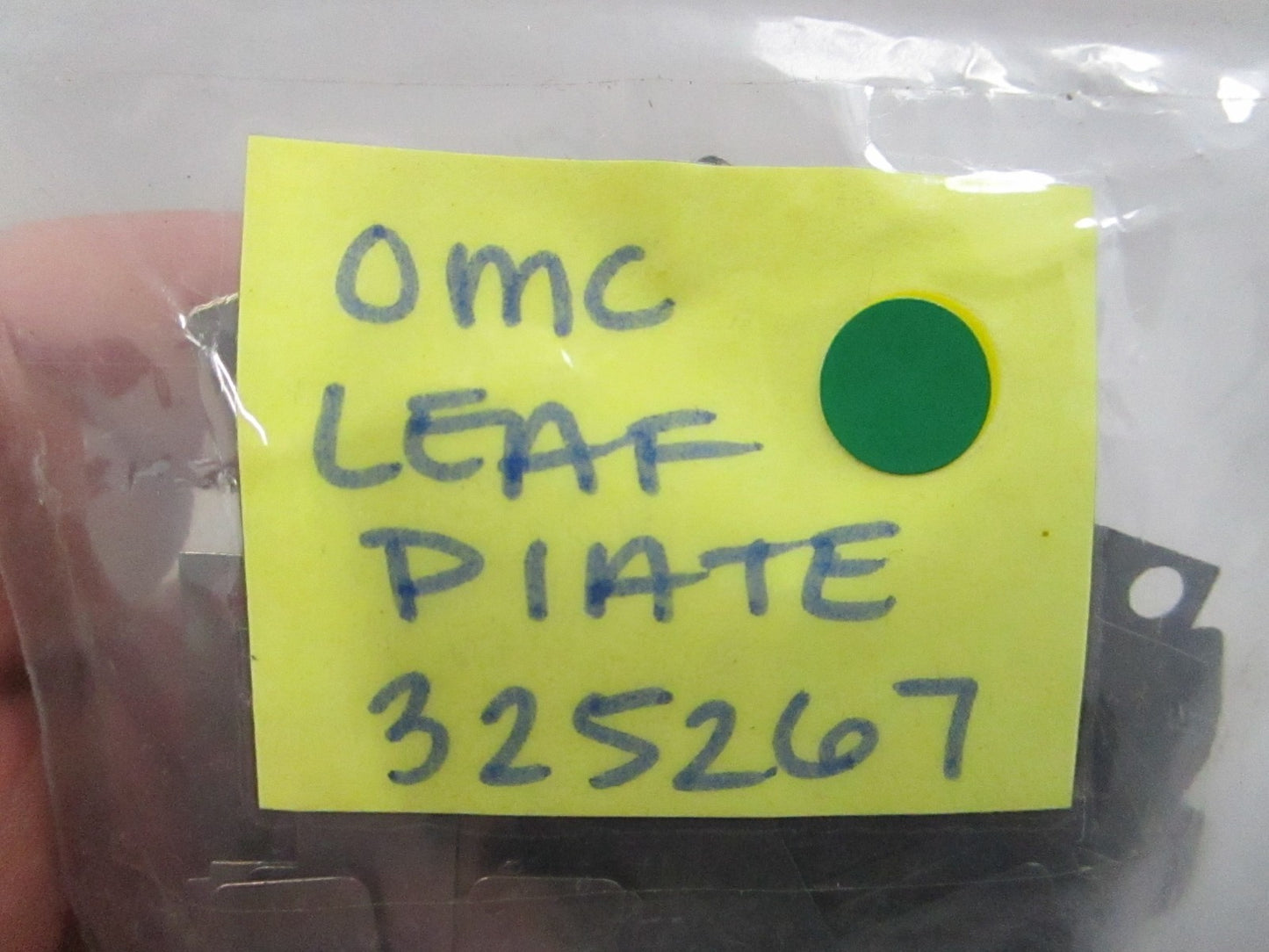 NEW OEM 325267 0325267 OMC Johnson Evinrude Leaf Plate 0810