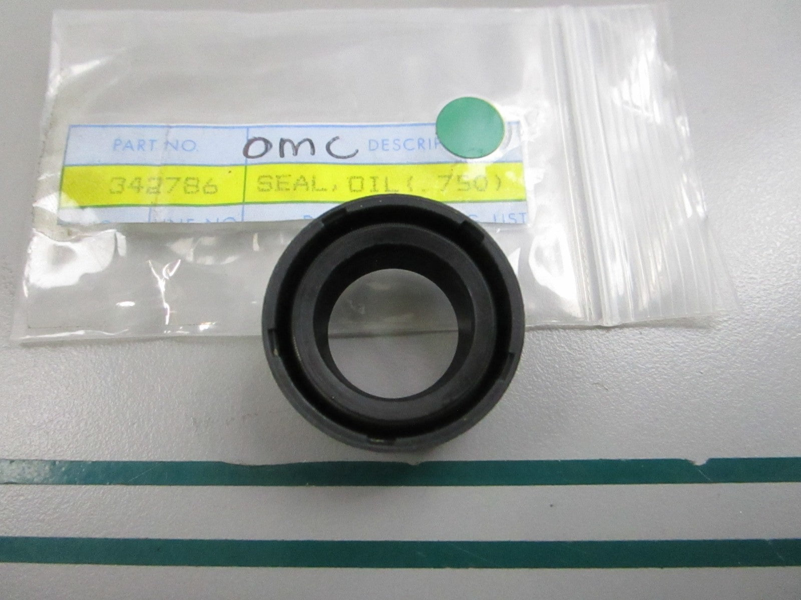 NEW OEM 342786 0342786 OMC Johnson Evinrude Oil Seal 0810