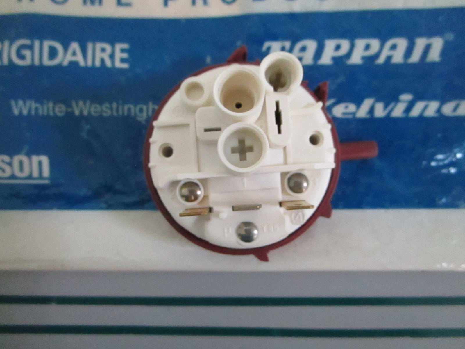 NEW OEM 131273700 Electrolux Pressure Switch 0820