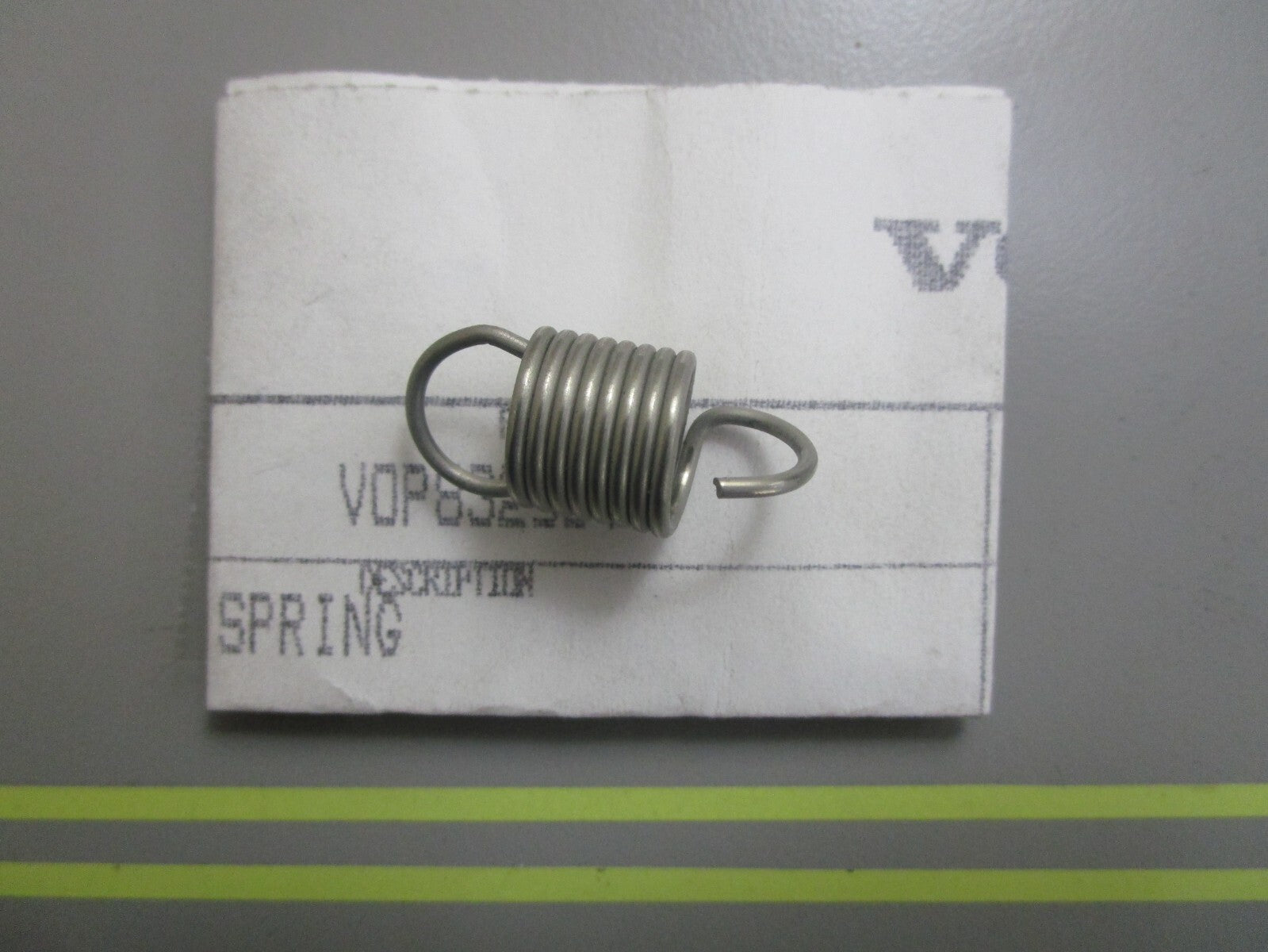 *NEW OEM* 0810 Volvo Penta Spring 832534