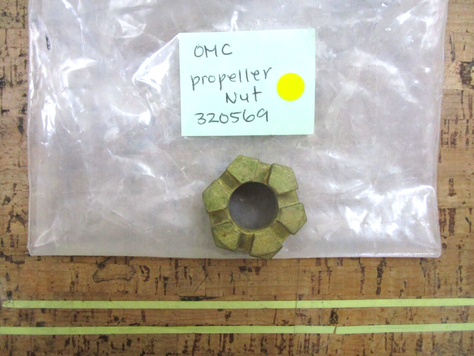 *NEW OEM* 0750 OMC Johnson Evinrude PROPELLER NUT 320569 0320569