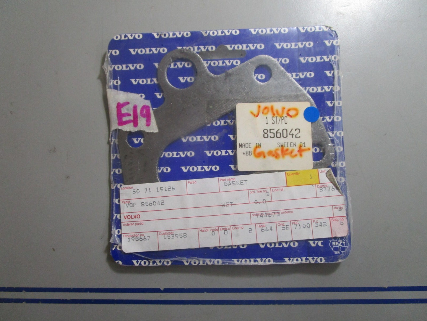 *NEW OEM* 0810 Volvo Penta Gasket 856042