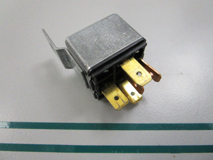 NEW OEM 876040 Volvo Penta Relay 0810