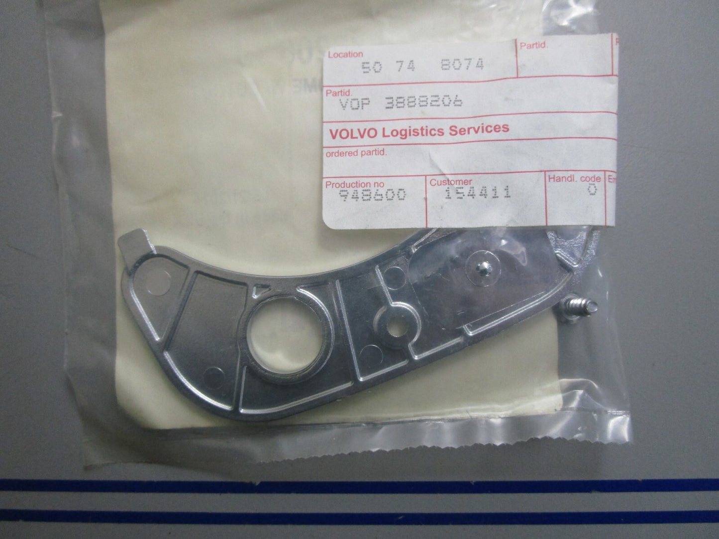 *NEW OEM* 0820 Volvo Penta Cover Plate 3888206