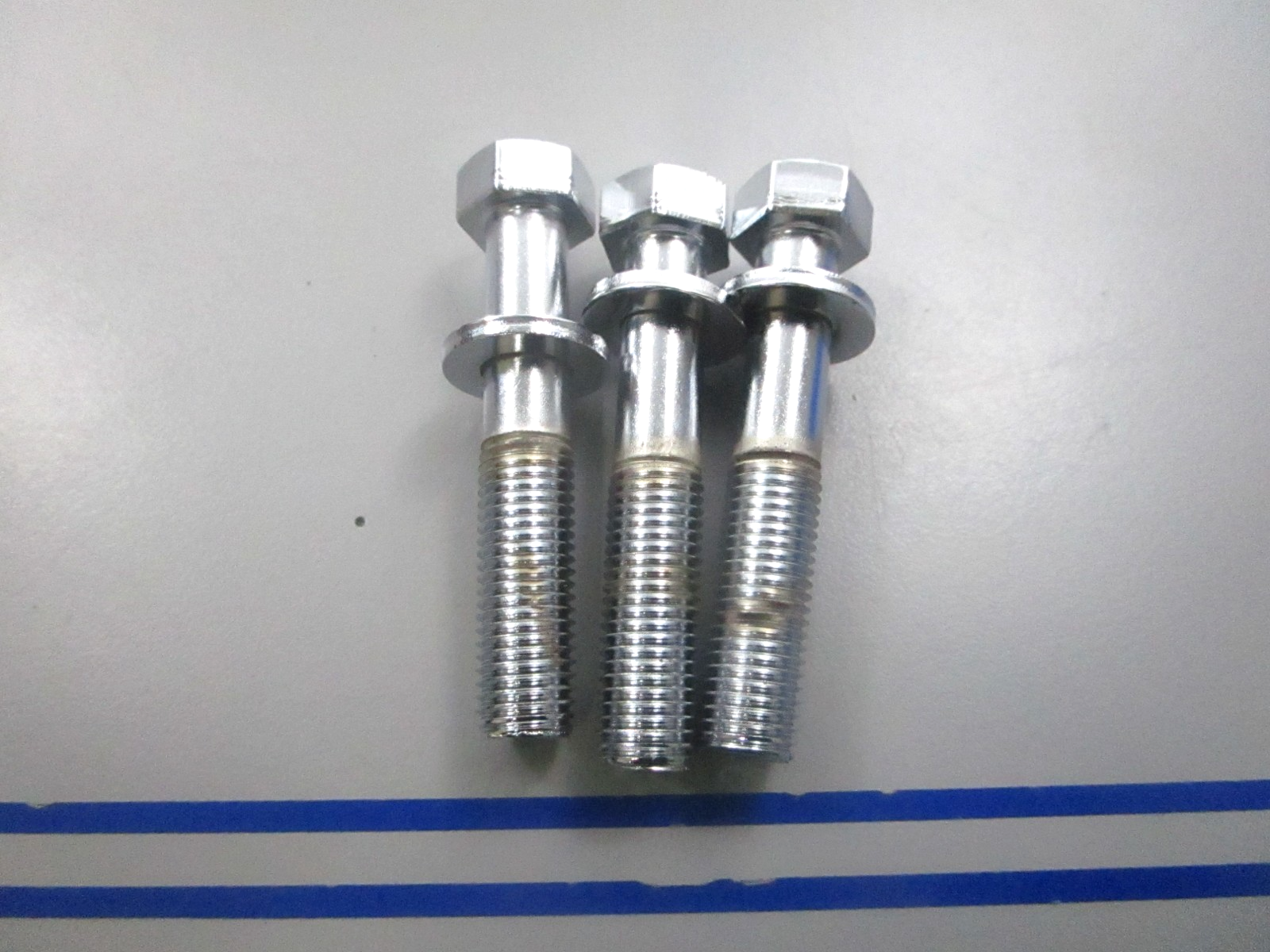 NEW OEM (LOT OF 3) 90119-10M07 Yamaha Bolt 0810