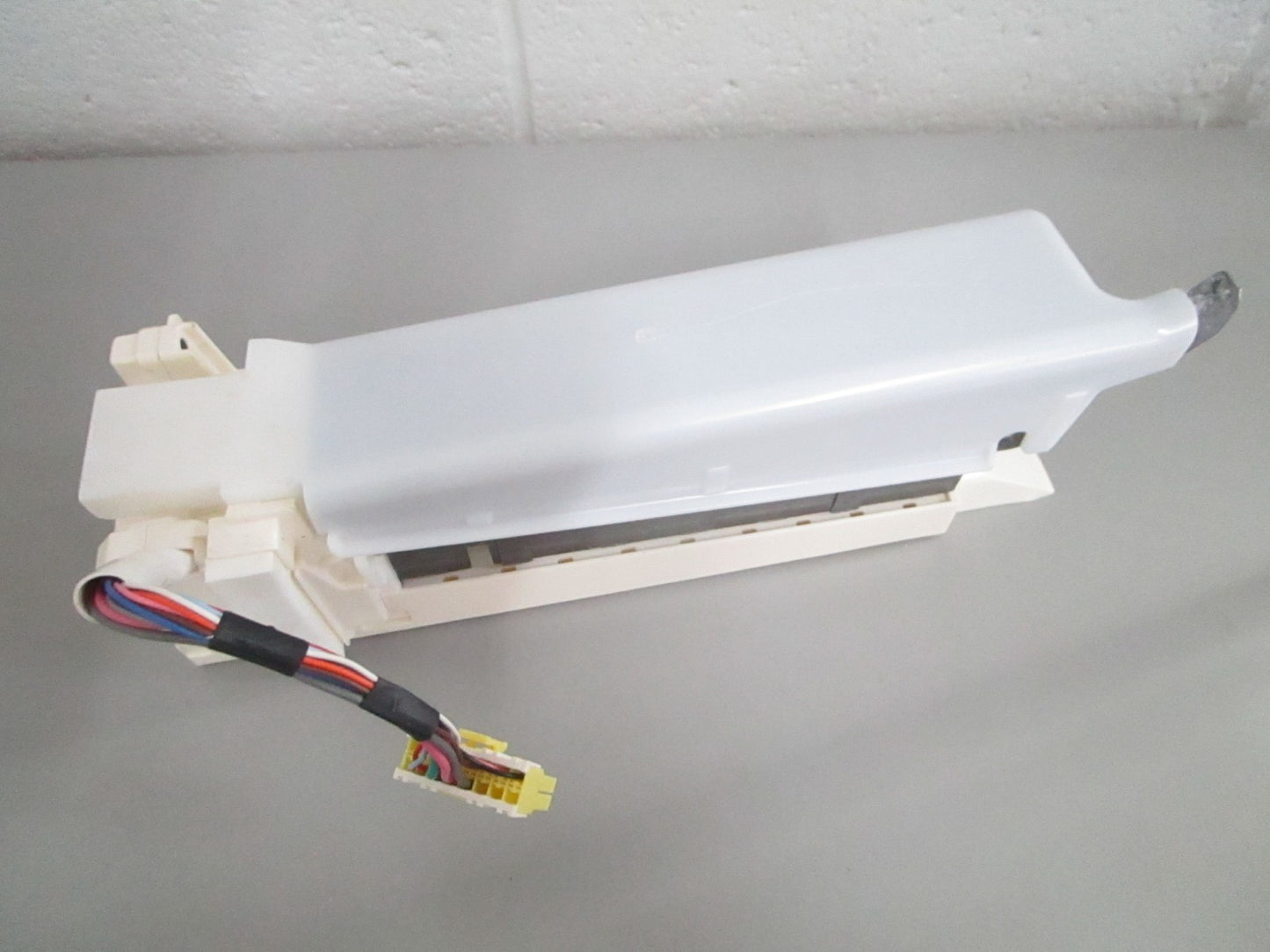 NEW OEM DA82-02675A Samsung Refrigerator Ice Maker Service Kit 0820