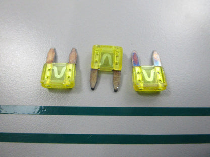 NEW OEM (LOT OF 3) 514768 0514768 OMC Johnson Evinrude 20AMP Mini Fuse 0810