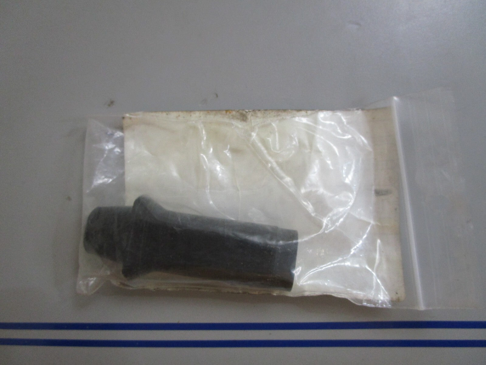 *NEW OEM* 0810 OMC Johnson Evinrude Exhaust Seal 326922 0326922