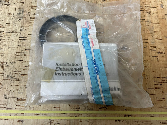 *NEW OEM* 0810 Volvo Penta Mounting Kit 854667