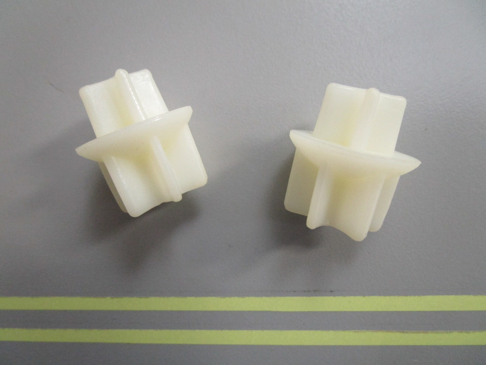 *NEW OEM* (LOT OF 2) 0810 OMC Johnson Evinrude Relief Valve 318395 0318395