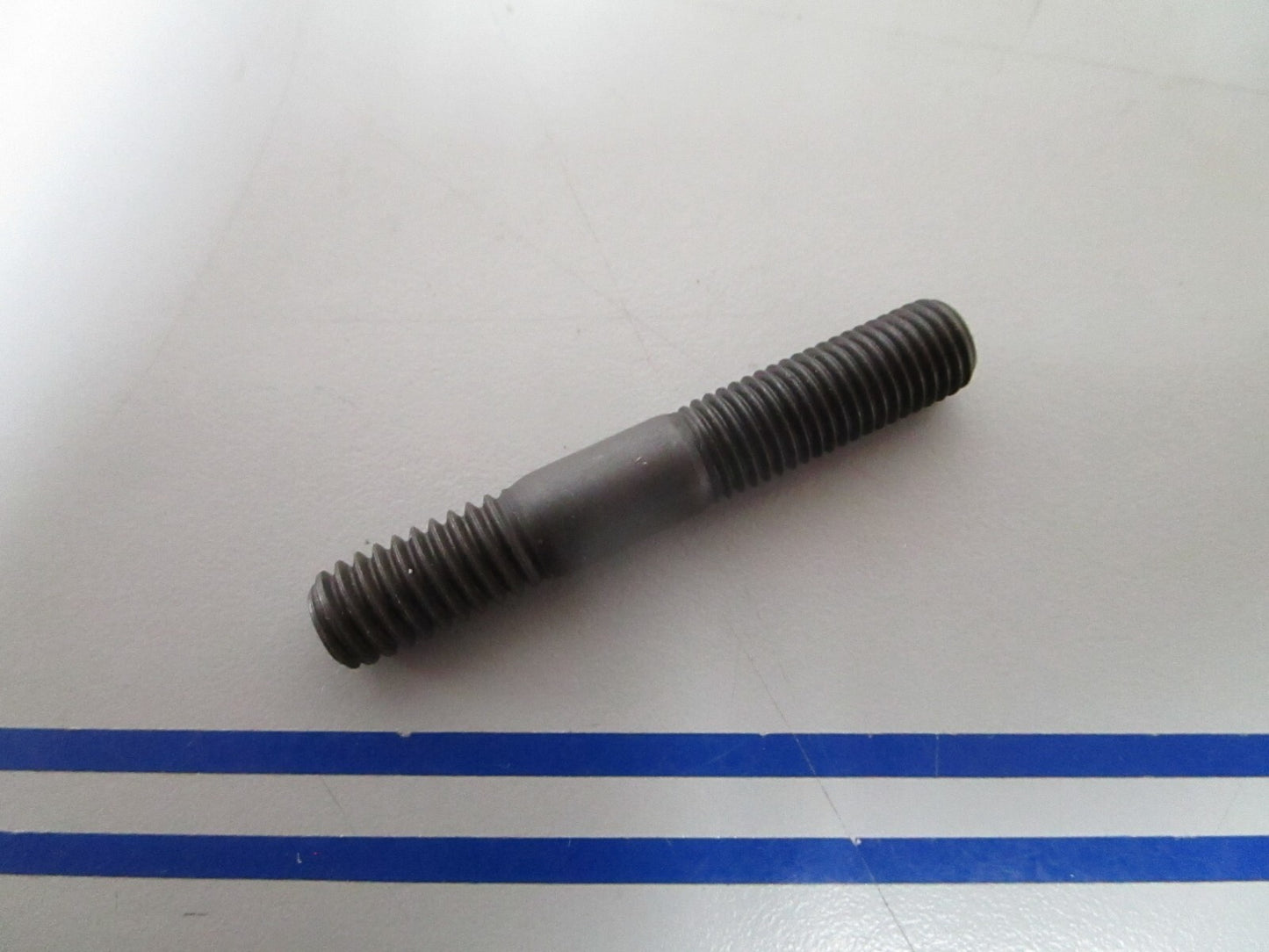 *NEW OEM* 0720 OMC Johnson Evinrude Flywheel Mounting Stud 352989 0352989