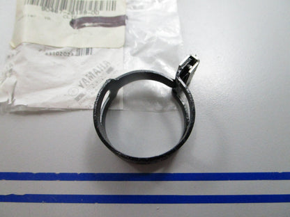 NEW OEM 90467-26189 Yamaha Hose Clip Clamp 0810