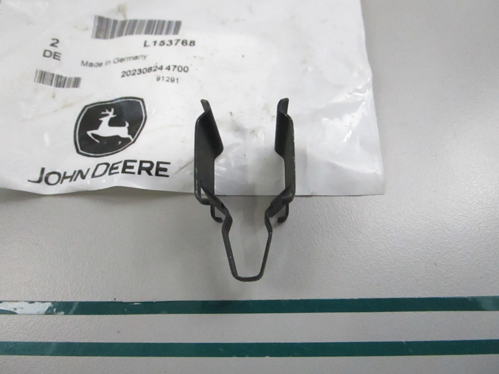 John Deere NEW OEM Snap-In Clip Fastener L153768 NOS 0810
