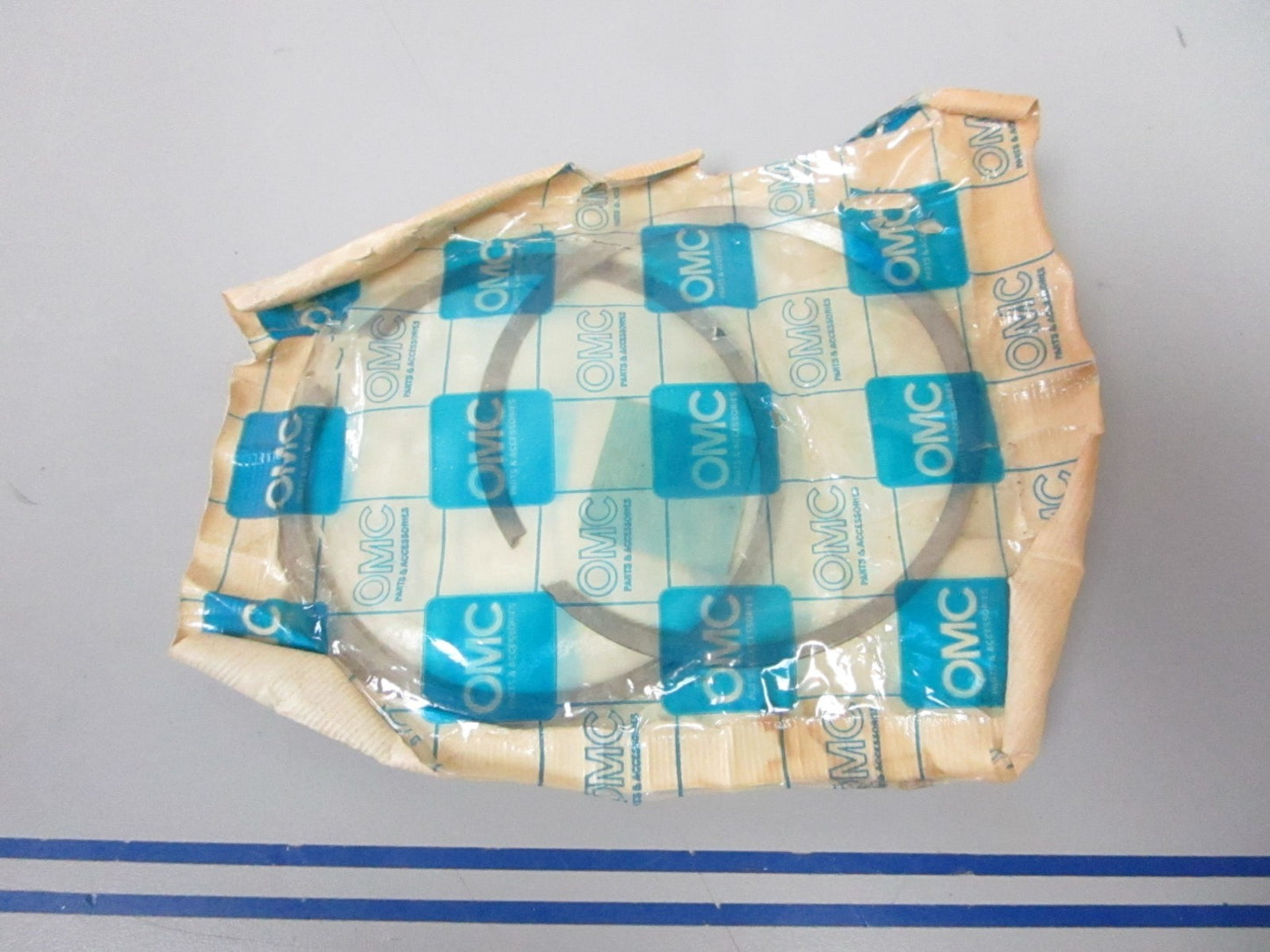 *NEW OEM* 0820 OMC Johnson Evinrude 2 Ring Set 384699 0384699