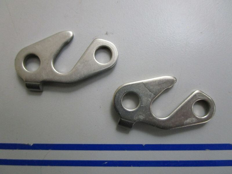 *NEW OEM* (LOT OF 2) 0770 OMC Johnson Evinrude Cable Retainer 910590 0910590