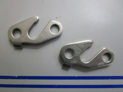 *NEW OEM* (LOT OF 2) 0770 OMC Johnson Evinrude Cable Retainer 910590 0910590