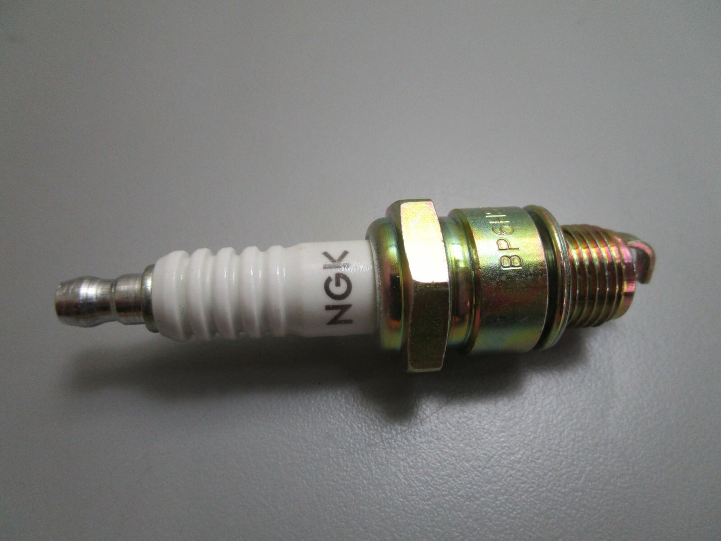 *NEW* (LOT OF 8) 0820 NGK Spark Plug BP6HS-10
