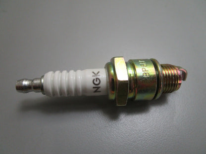 *NEW* (LOT OF 8) 0820 NGK Spark Plug BP6HS-10