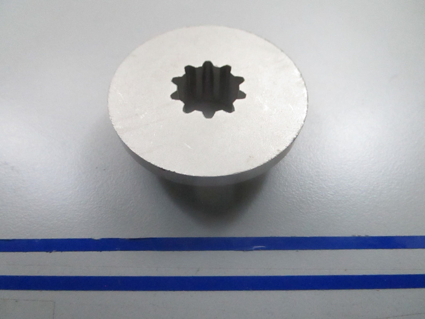 *NEW OEM* 0810 Mercury Quicksilver Thrust Hub 851281